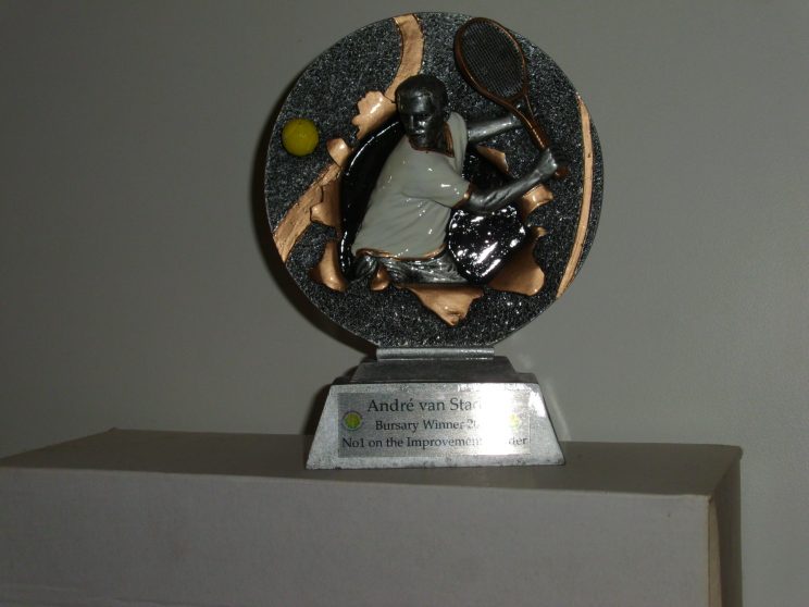 Trophy-Tennis Bursary-AndréVanStaden